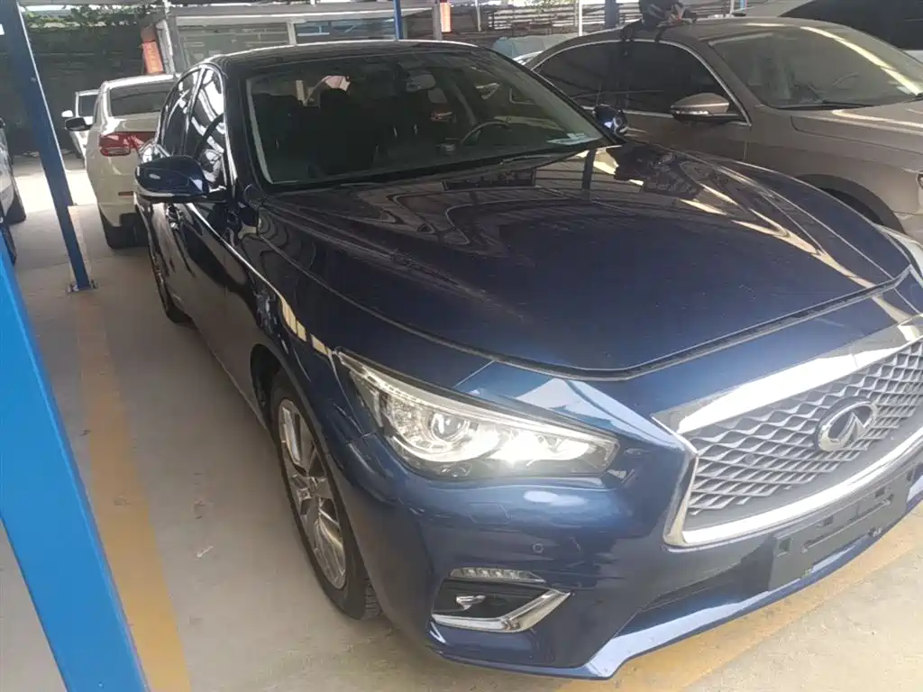 Infiniti Q50 L 2.0 T Progressive Enjoyment CN-VI