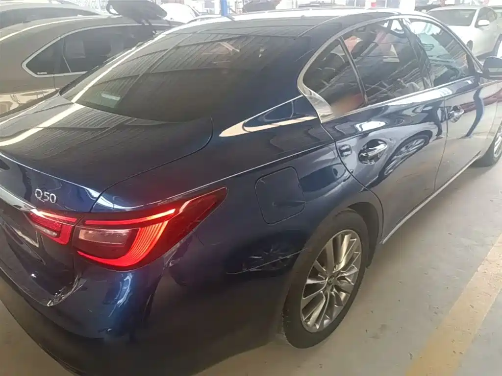 Infiniti Q50 L 2.0 T Progressive Enjoyment CN-VI