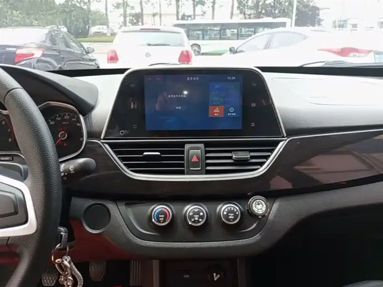Baojun 310 宝骏310 2017款 1.5 L 手动时尚型