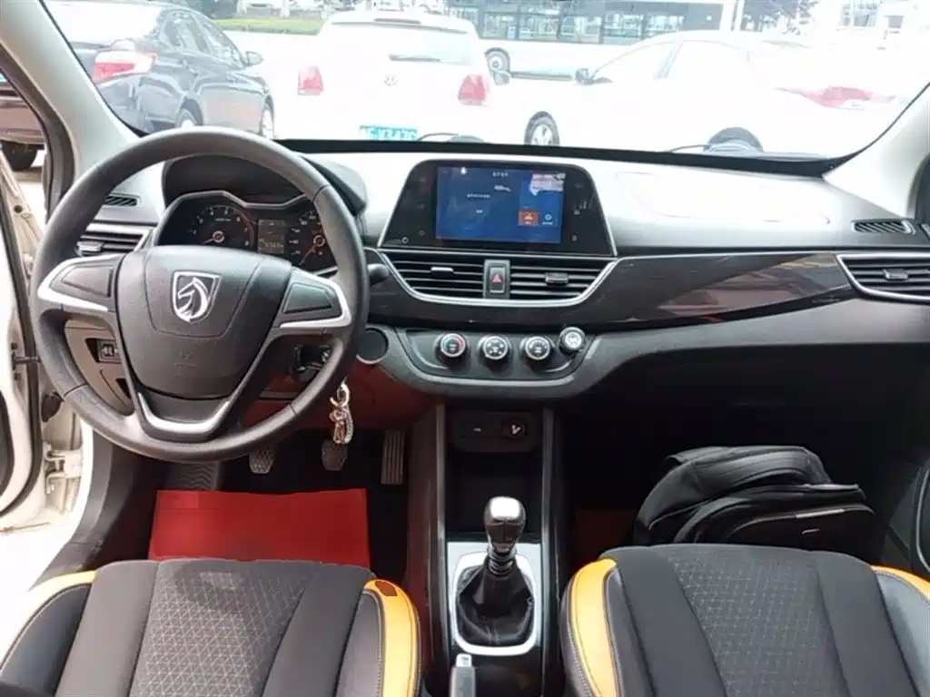 Baojun 310 宝骏310 2017款 1.5 L 手动时尚型