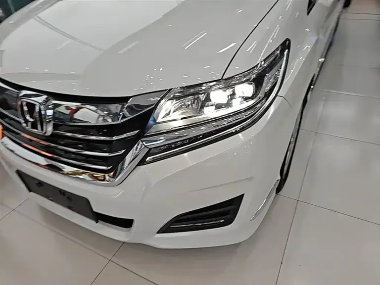 Honda Elysion 2.4 L Style