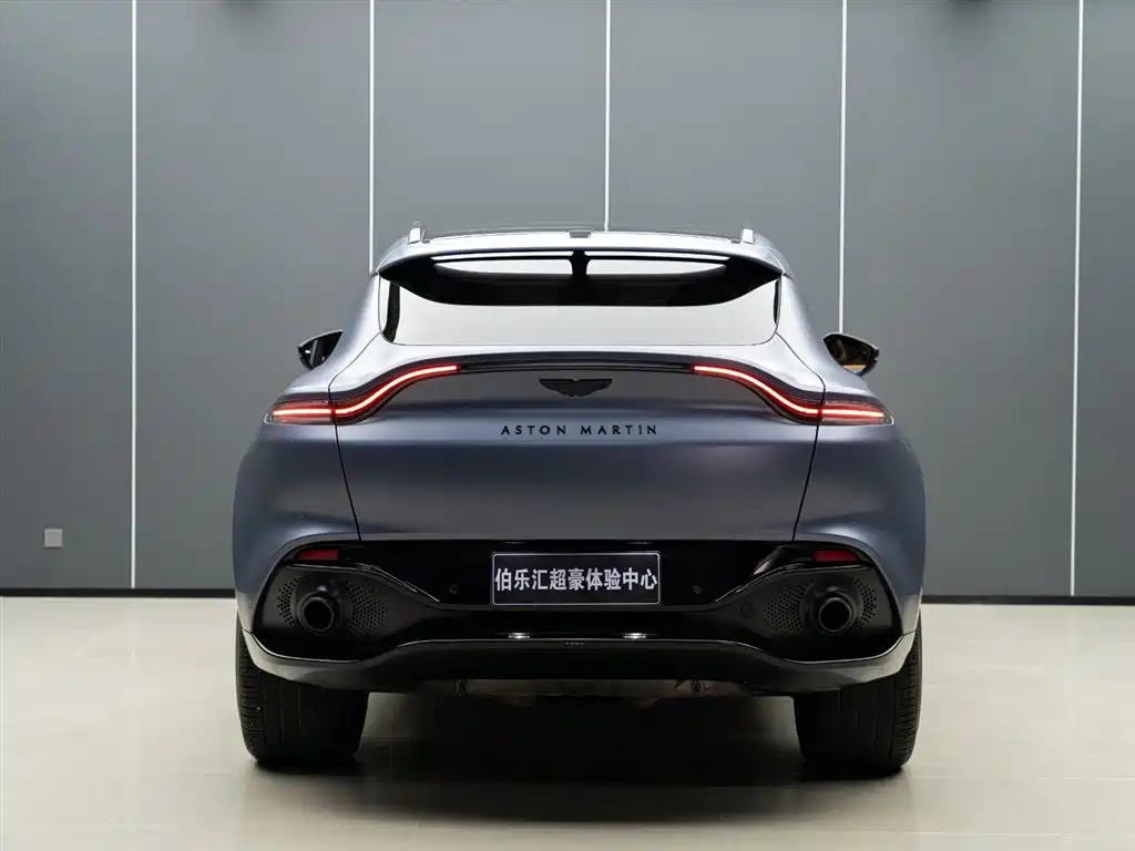 Aston Martin DBX 4.0 T V8