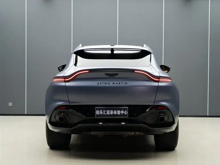 Aston Martin DBX 4.0 T V8
