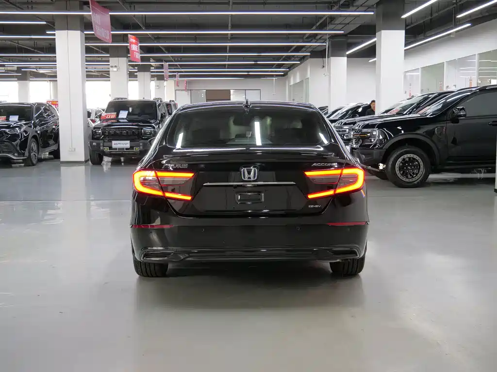 Accord Sharp· Hybrid 2.0 L Phantom Night · Sharp Smart