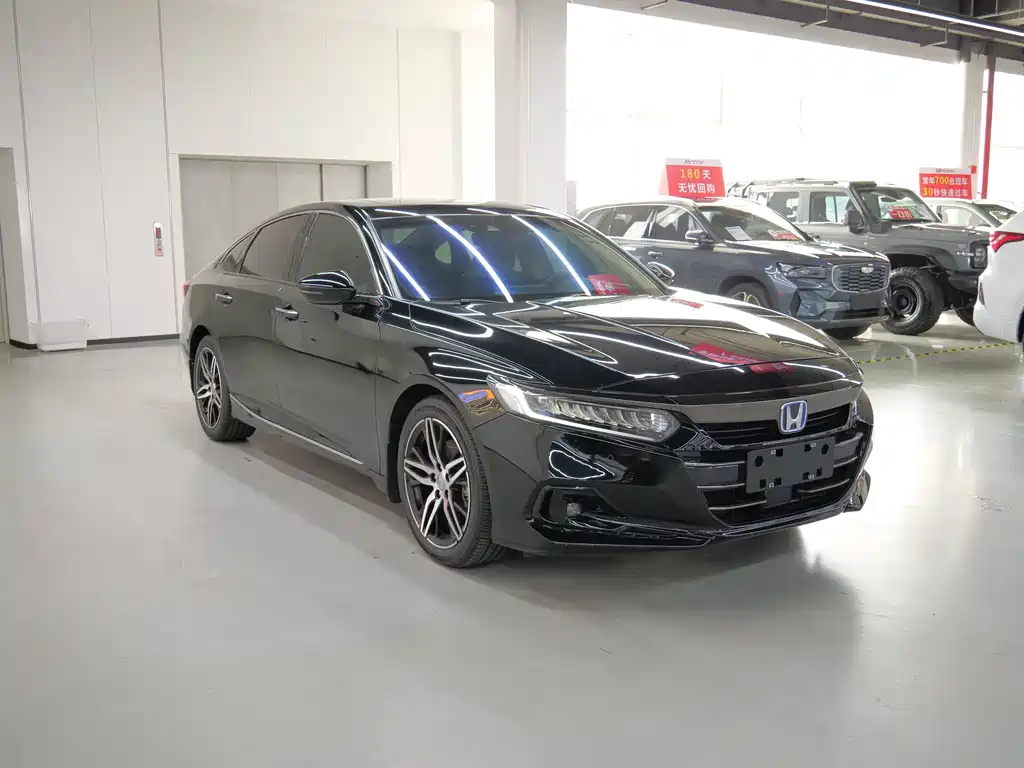 Accord Sharp· Hybrid 2.0 L Phantom Night · Sharp Smart