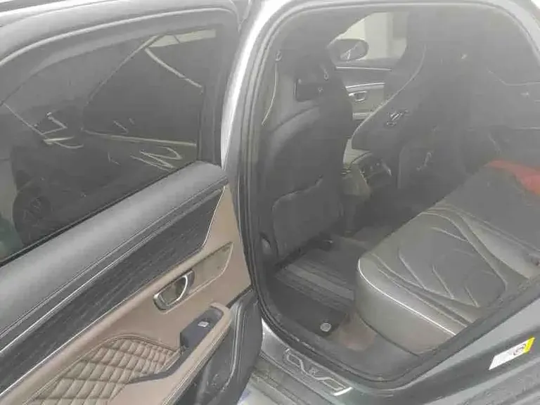 BYD Han DM-i 121 KM Premium