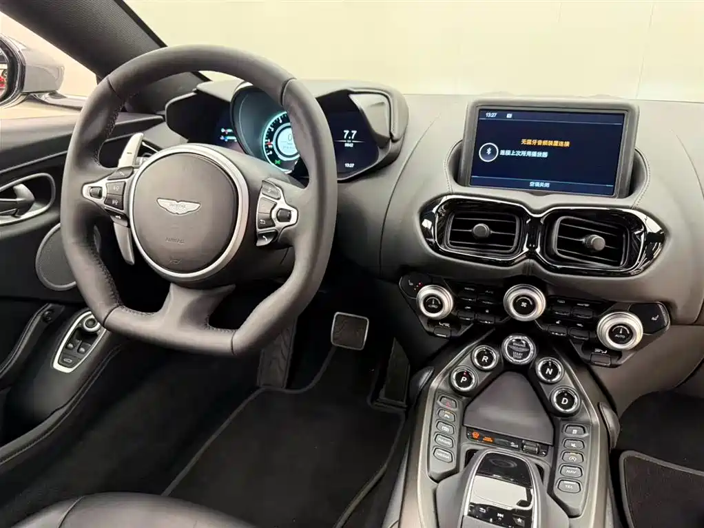 V8 Vantage 4.0 T V8 Coupe
