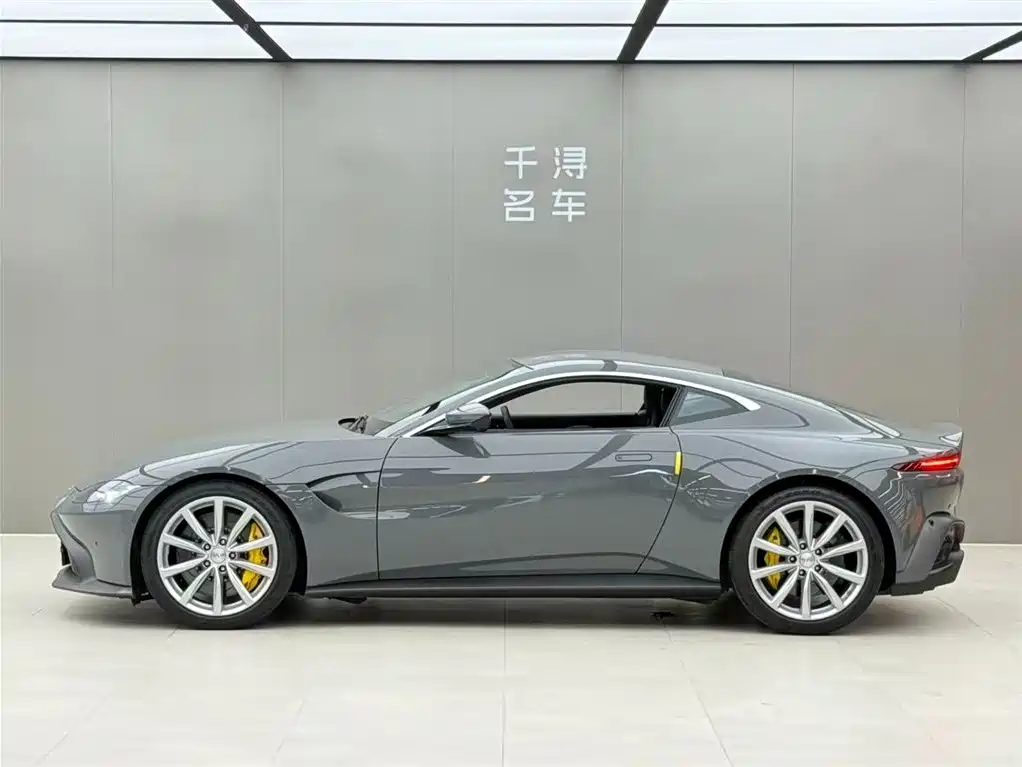 V8 Vantage 4.0 T V8 Coupe