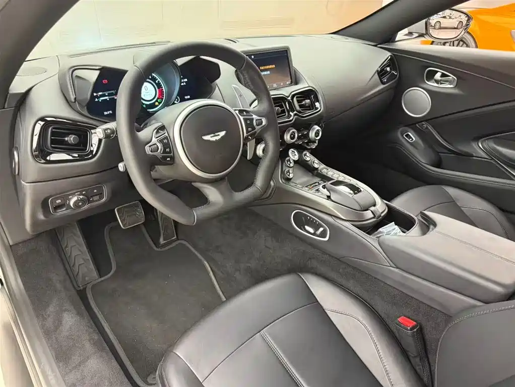 V8 Vantage 4.0 T V8 Coupe