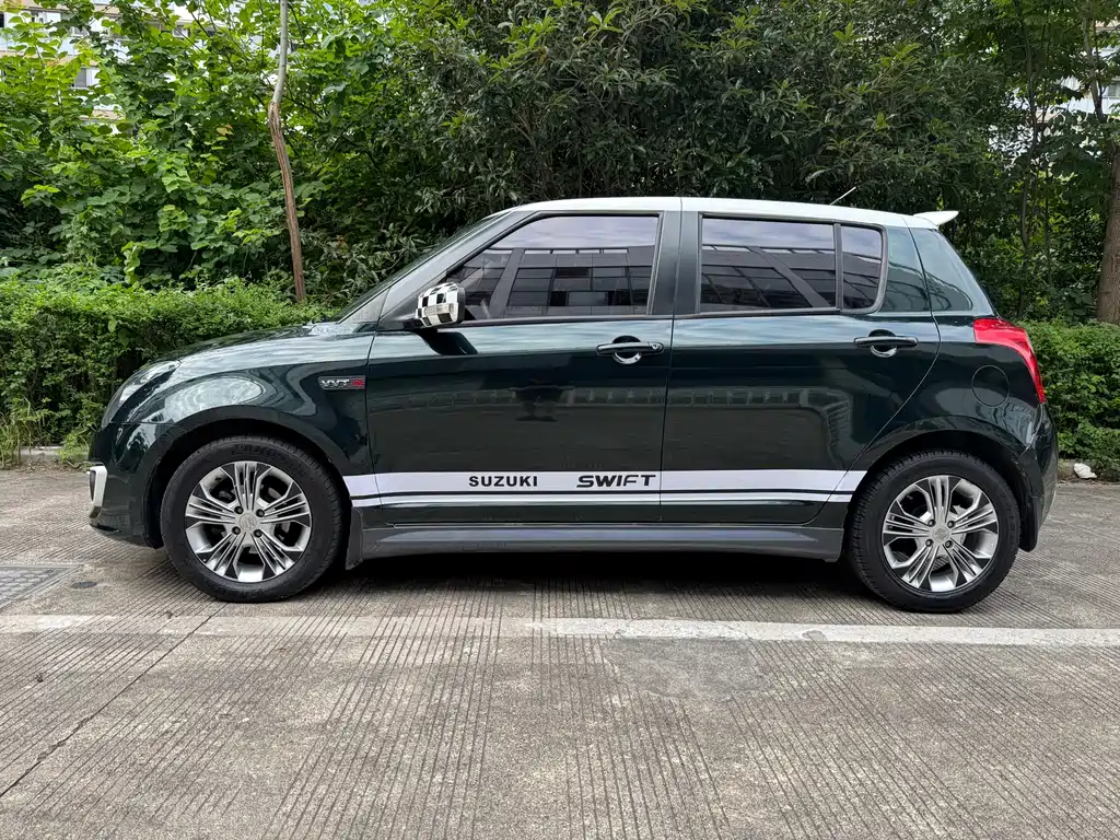 Swift 1.5 L Auto Fashion