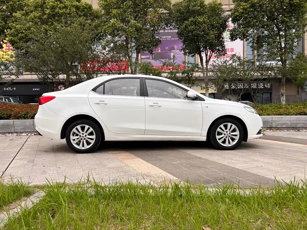 Roewe 360 1.5 L Auto Smart Screen