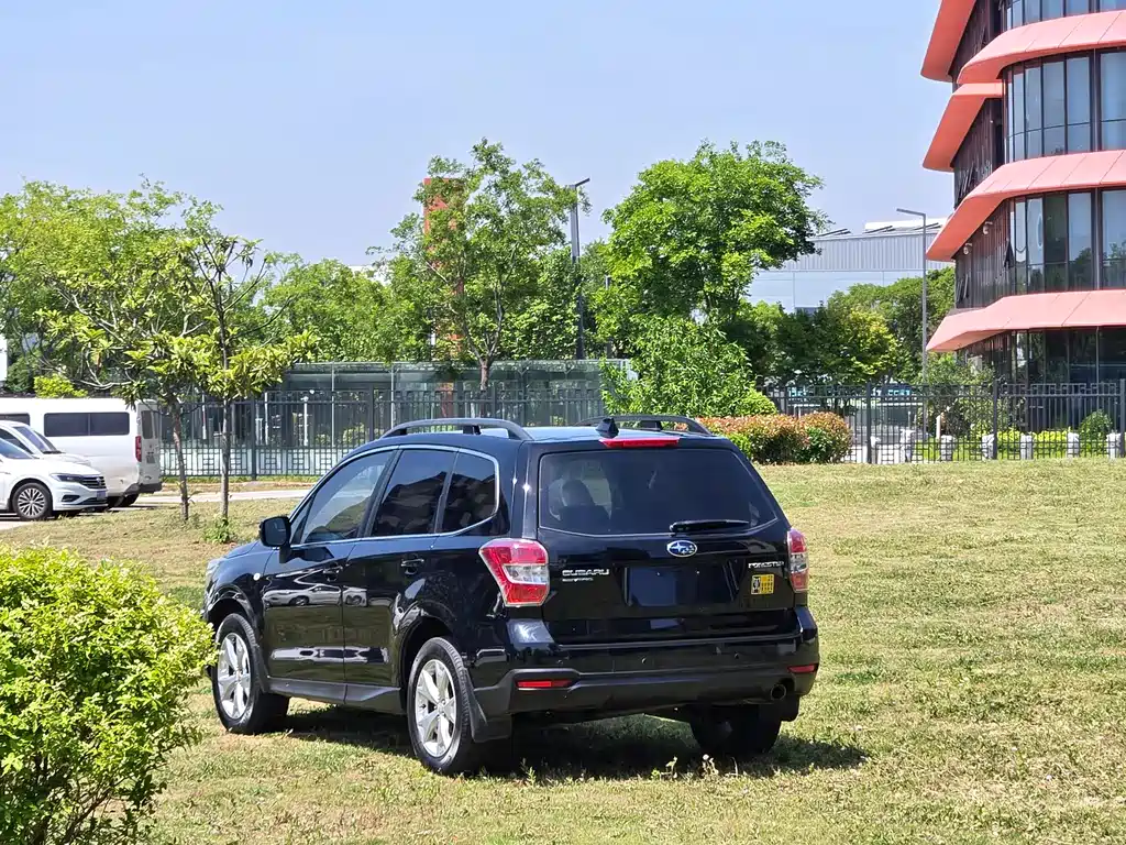 Forester 2.5 i Auto Elite
