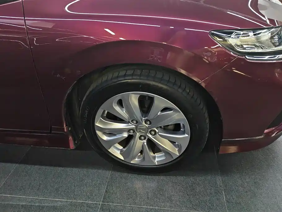 Jade 1.8 L Auto Comfort 5-seat