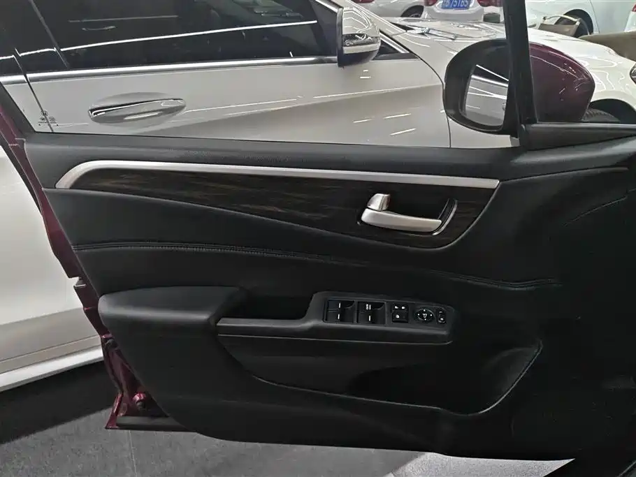 Jade 1.8 L Auto Comfort 5-seat