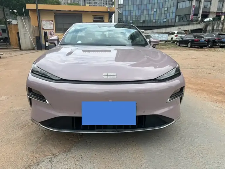 Geely Galaxy Xingyao 8 银河星耀8 2025款 60 km EM-i 豪享版