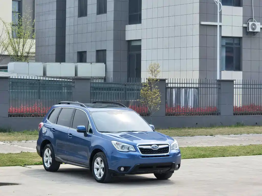 Forester 2.5 i Auto Luxury