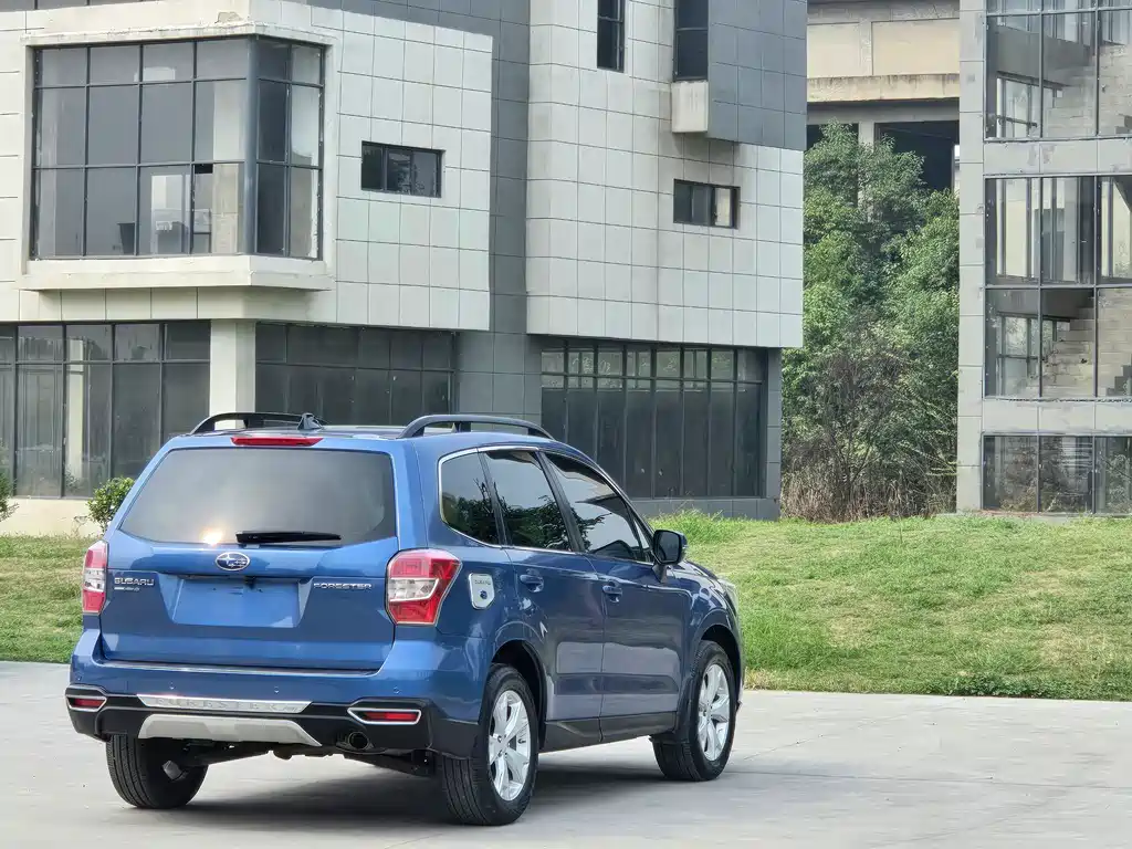 Forester 2.5 i Auto Luxury
