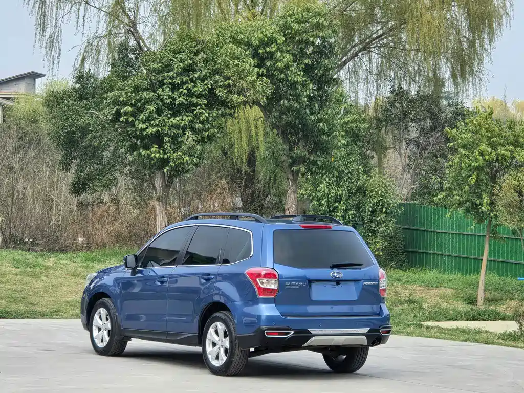 Forester 2.5 i Auto Luxury