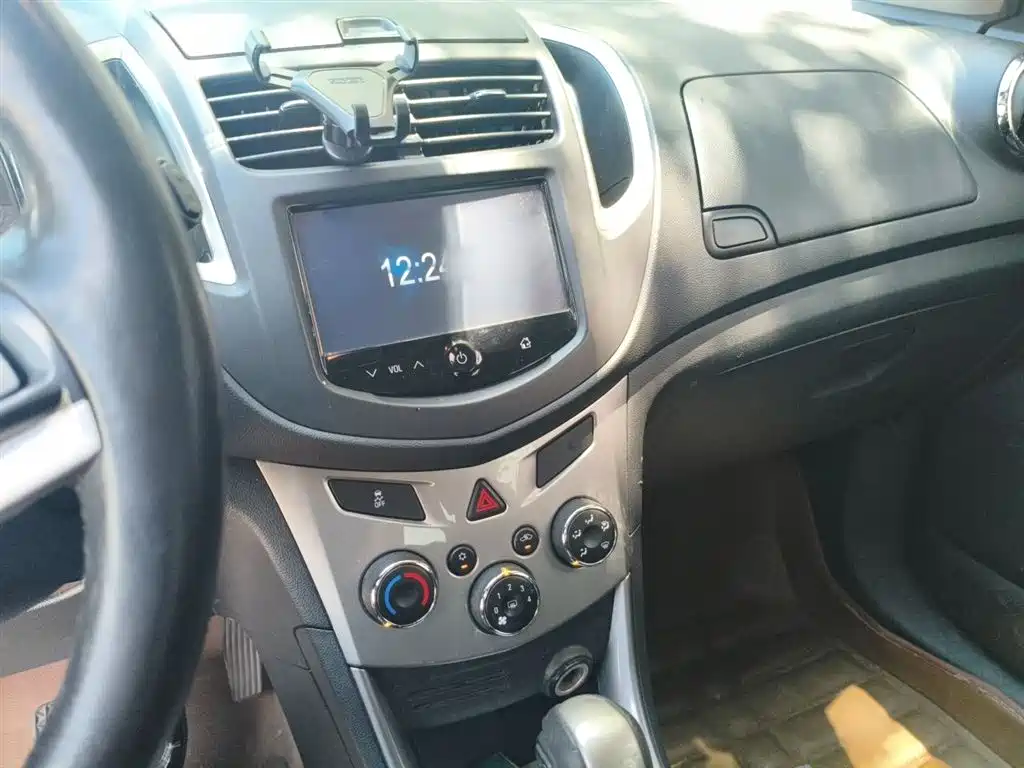 Tracker 1.4 T Auto 2 WD Luxury