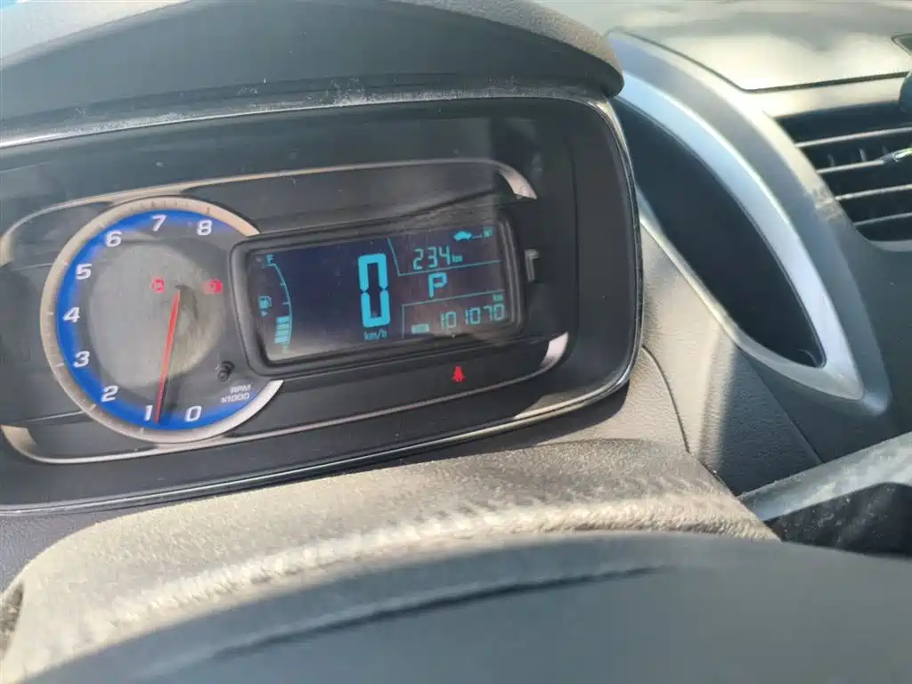 Tracker 1.4 T Auto 2 WD Luxury