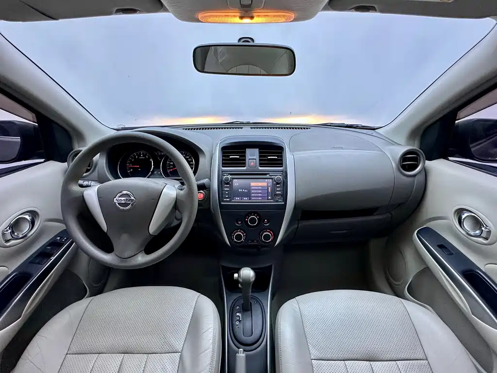 Sunny 1.5 XV CVT Distinguished