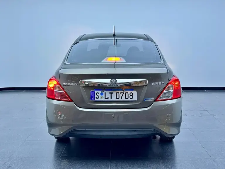 Nissan Sunny 1.5 XV CVT Distinguished