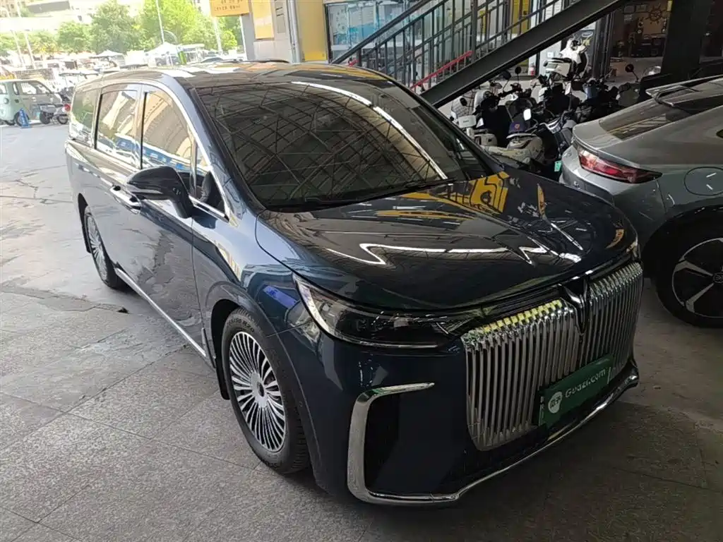 Voyah Dreamer PHEV 4 WD Flagship Kunpeng