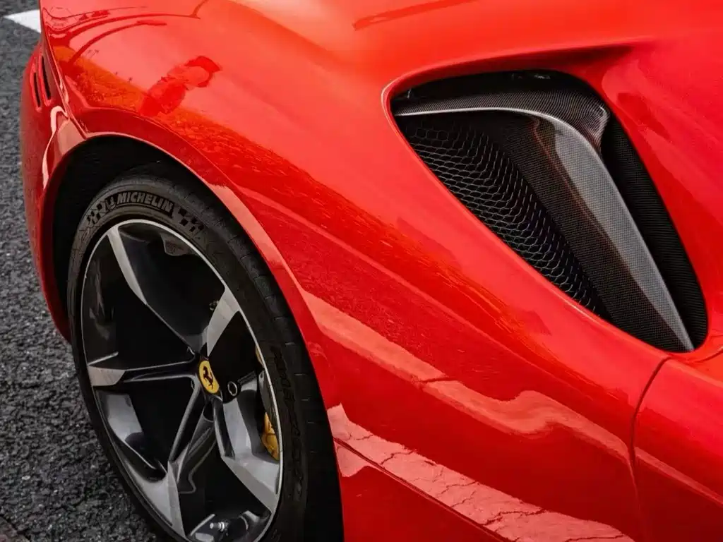 SF90 3.9 T V8 Stradale