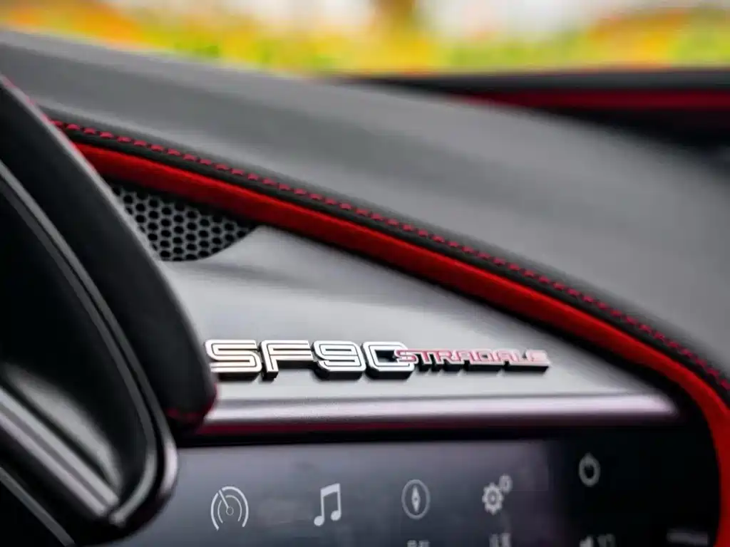 SF90 3.9 T V8 Stradale