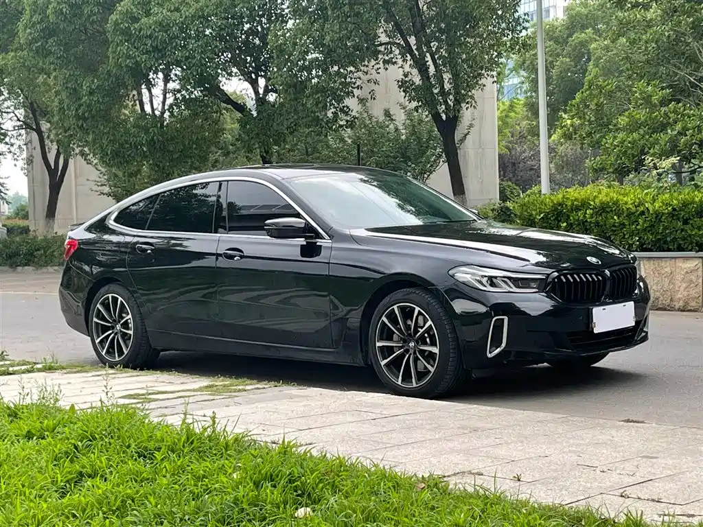 BMW 6 Series GT 630 i Luxury Design Package