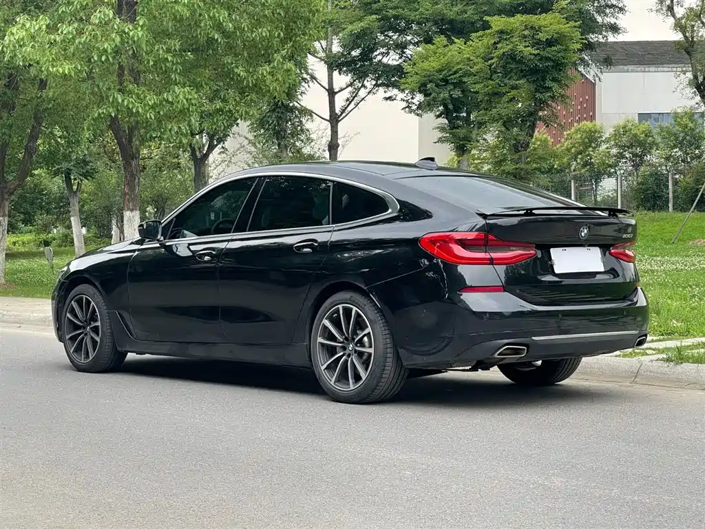 BMW 6 Series GT 630 i Luxury Design Package