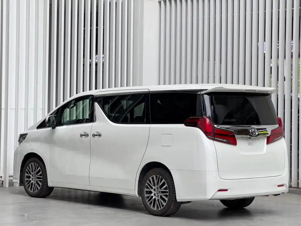 Alphard 3.5 L Distinguished
