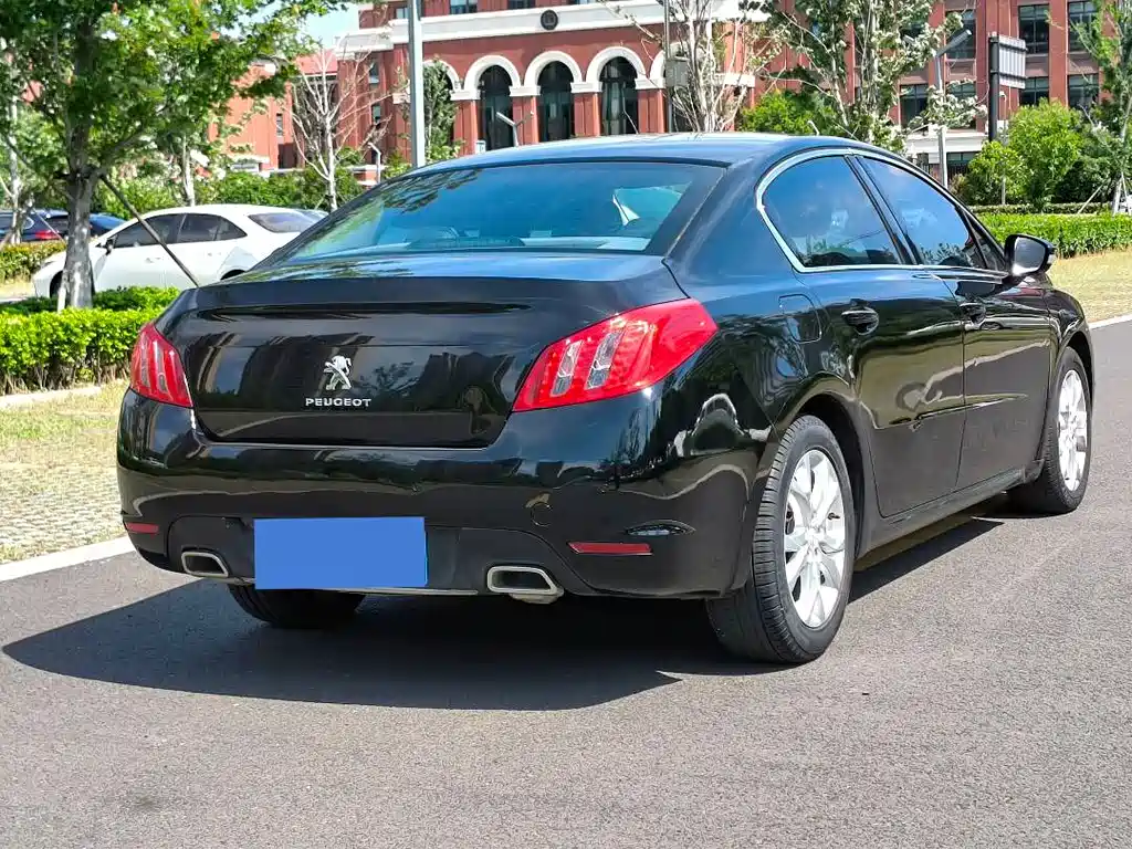 Peugeot 508 标致508 2012款 2.3 L 罗兰·加洛斯版