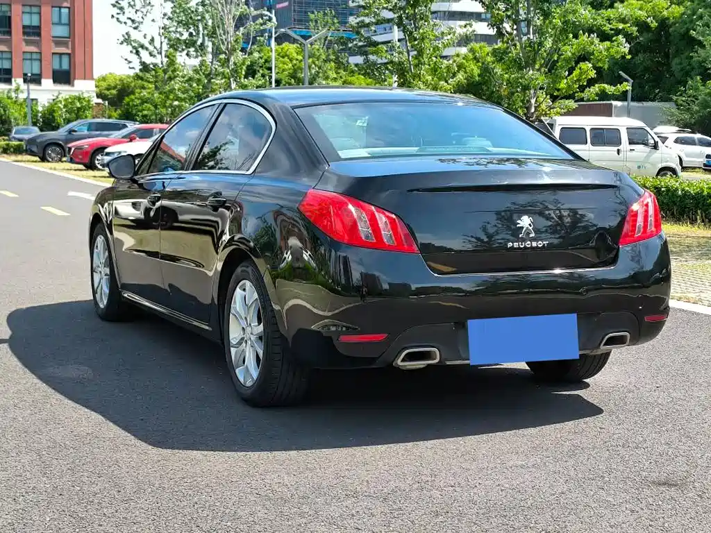 Peugeot 508 标致508 2012款 2.3 L 罗兰·加洛斯版