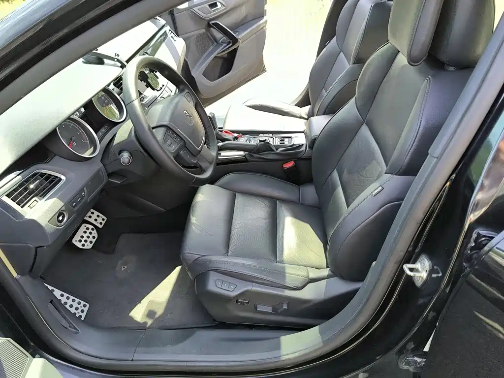 Peugeot 508 标致508 2012款 2.3 L 罗兰·加洛斯版