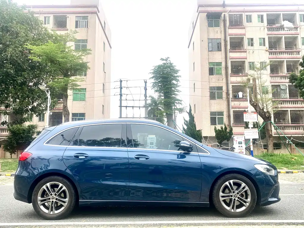 Mercedes-Benz B-Class B 180