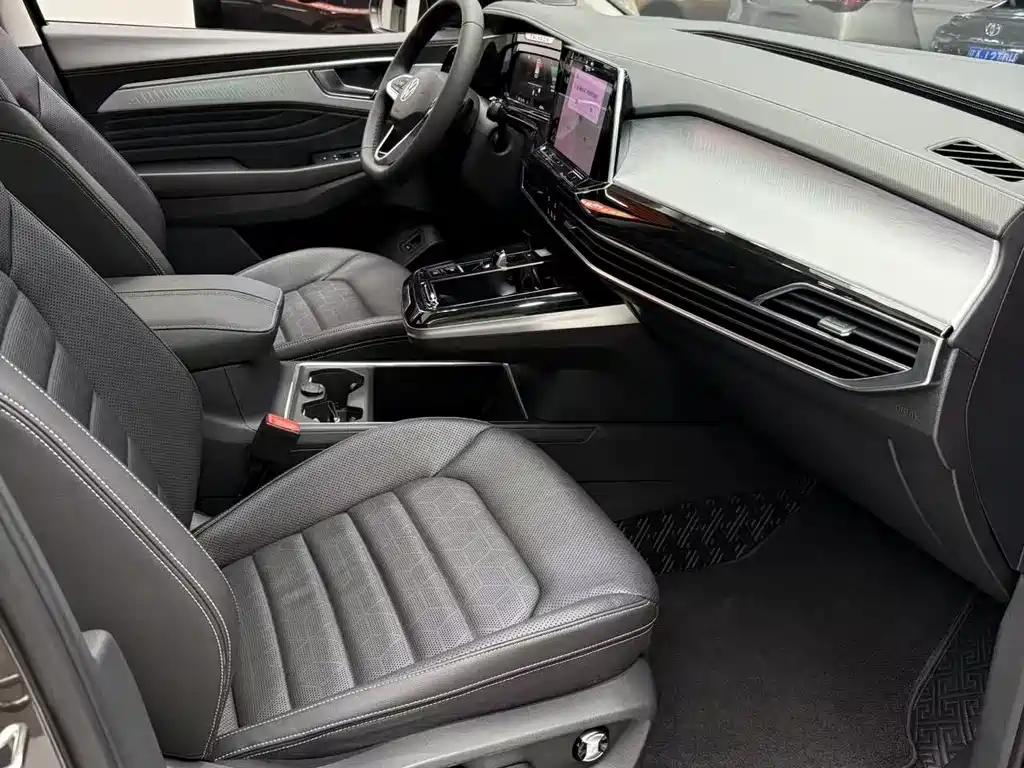 Talagon 380 TSI 4 WD Luxury Premium Realm Pro