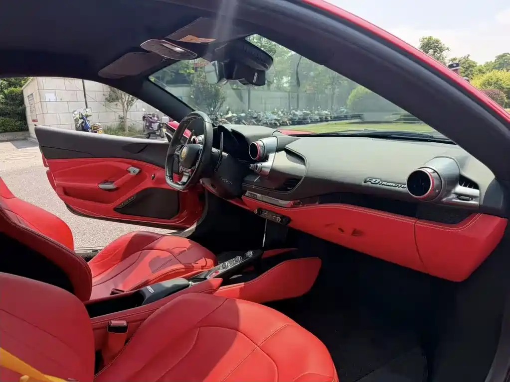 Ferrari F8 Tributo 3.9 T V8