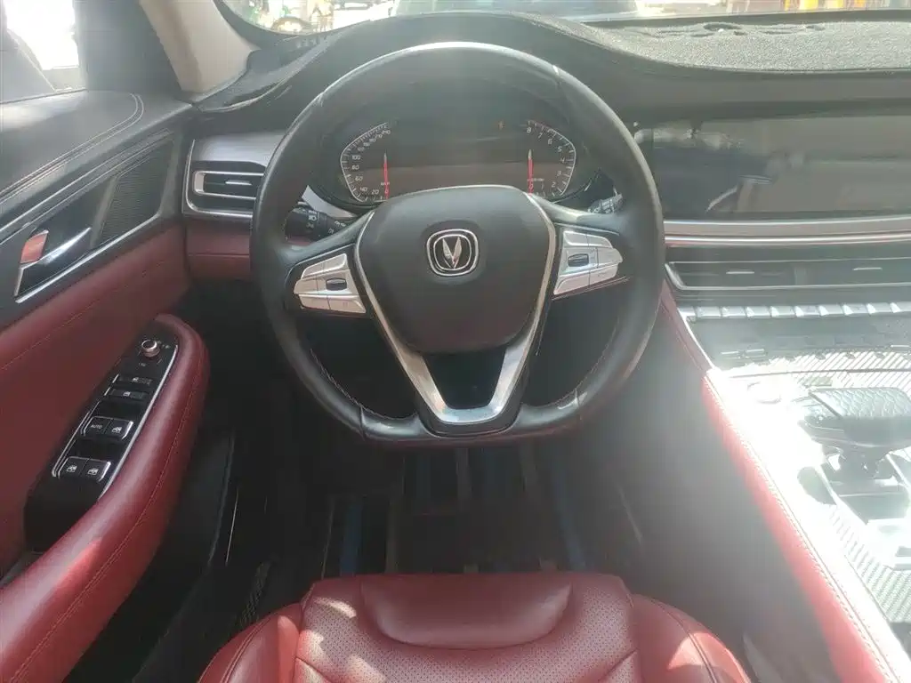 Changan CS85 Coupe 1.5 T DCT Motion CN-VI