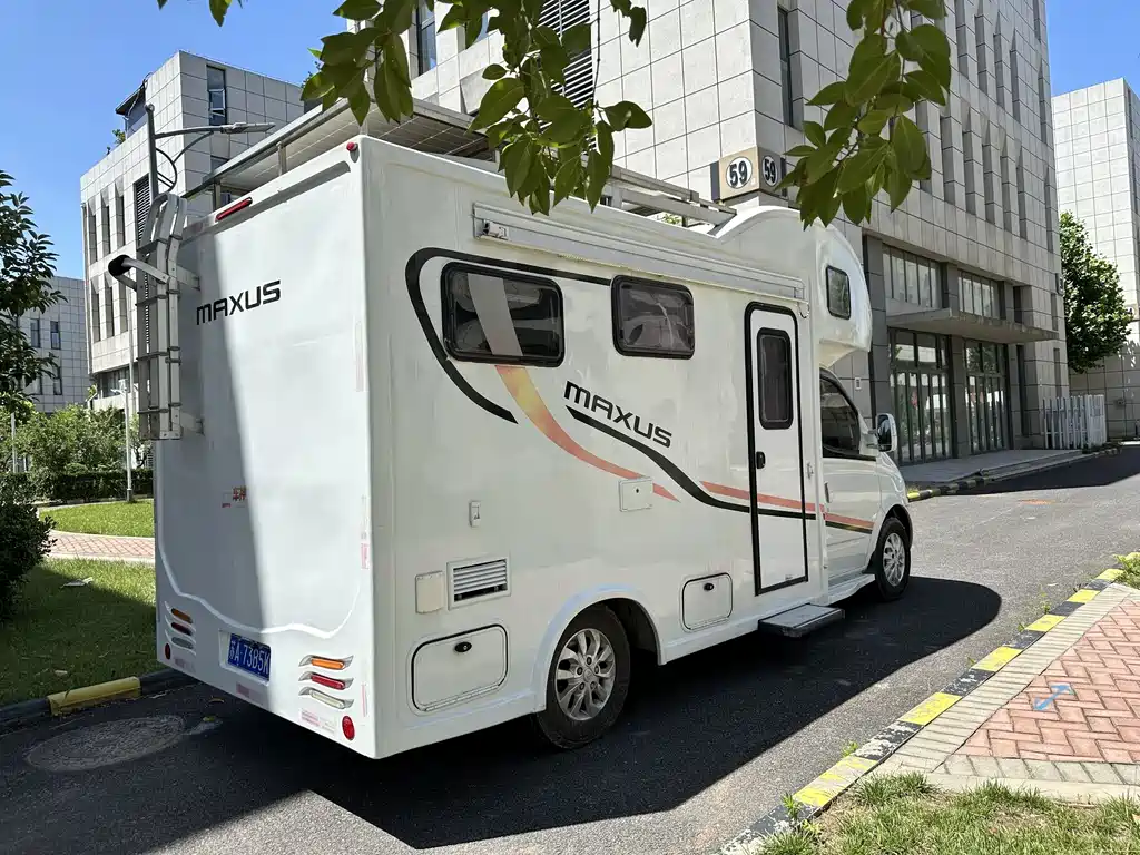 Xintu V80 新途V80 2018款 2.5 T AMT精英版短轴中顶5-6座