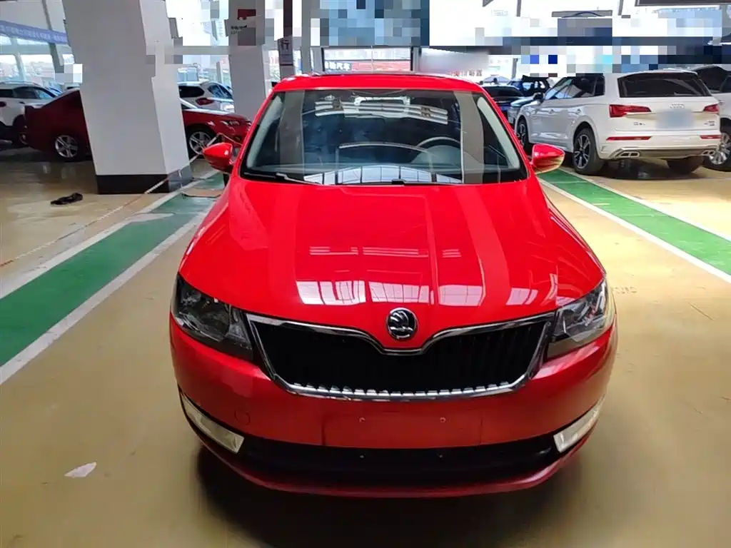 Rapid Spaceback Facelift 1.6 L Auto Creation