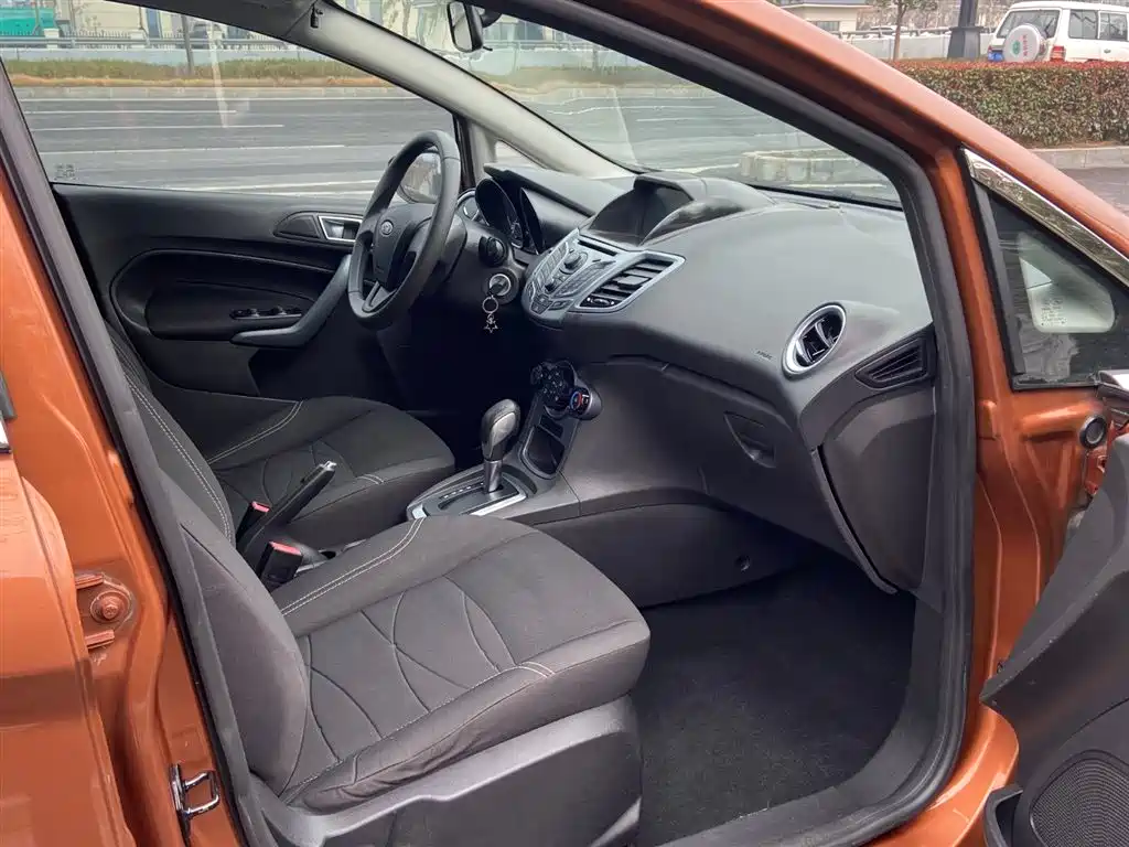 Fiesta Hatchback 1.5 L Auto Fashion