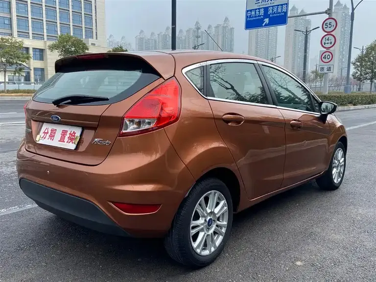 Ford Fiesta Hatchback 1.5 L Auto Fashion