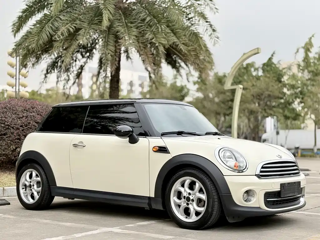 MINI COUNTRYMAN 1.6 L COOPER Fun
