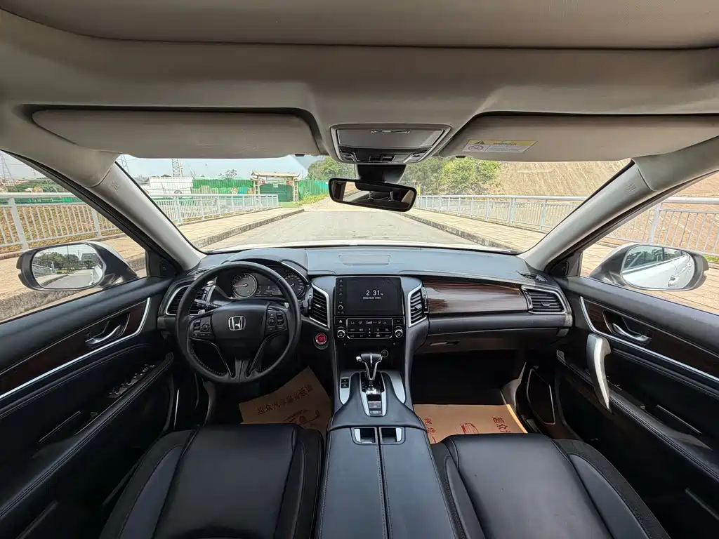 Avancier 240 TURBO 2 WD Premium