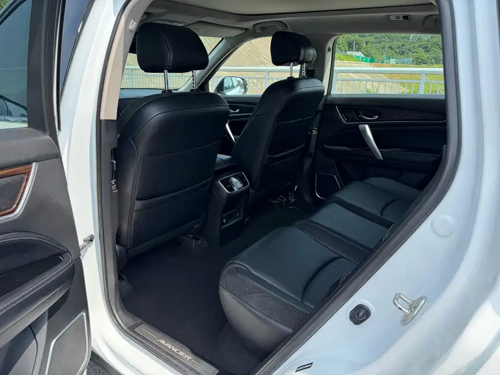 Avancier 240 TURBO 2 WD Premium
