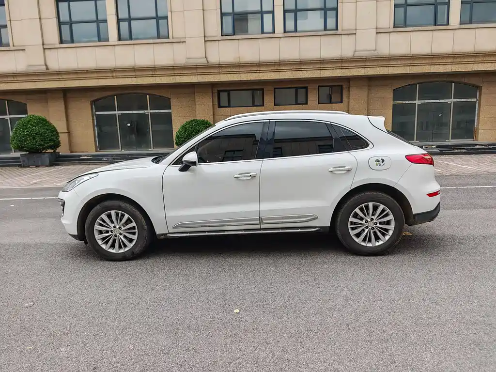 Zotye SR9 2.0 T Auto Ultimate Light