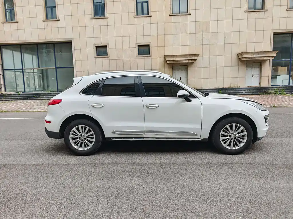 Zotye SR9 2.0 T Auto Ultimate Light