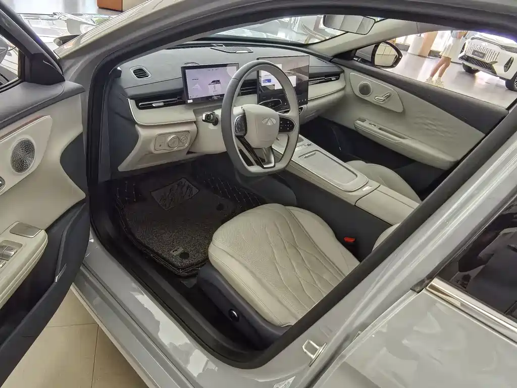 Fengyun A8 L 1.5 TGDI 145 km Comfort