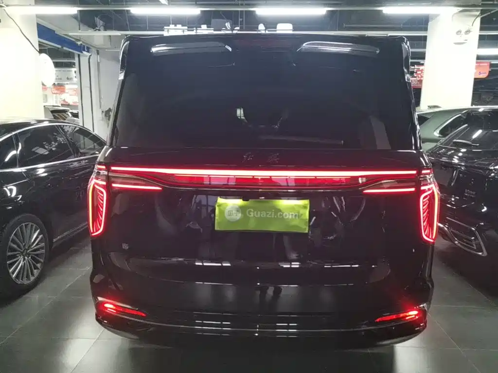Hongqi HQ9 2.0 T Connected Flagship